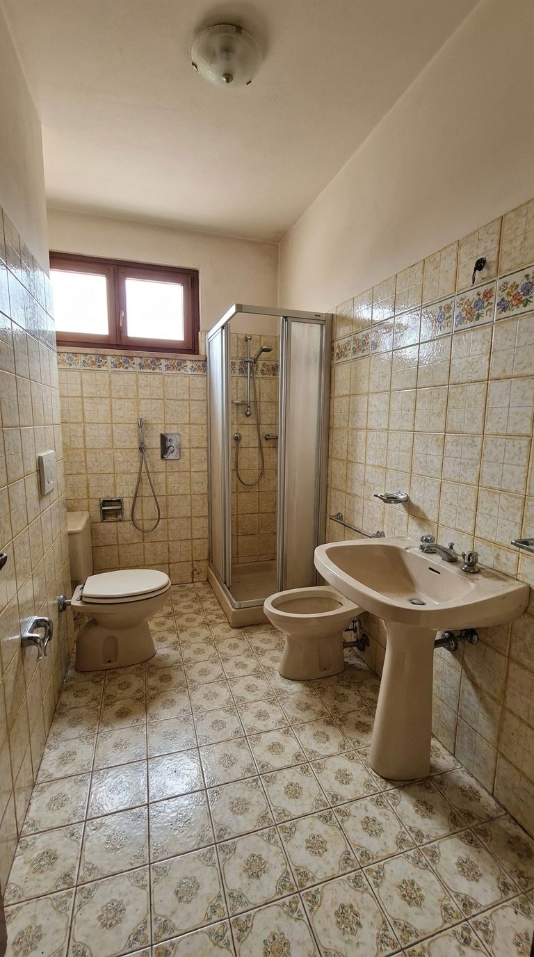 Bagno prima della ristrutturazione